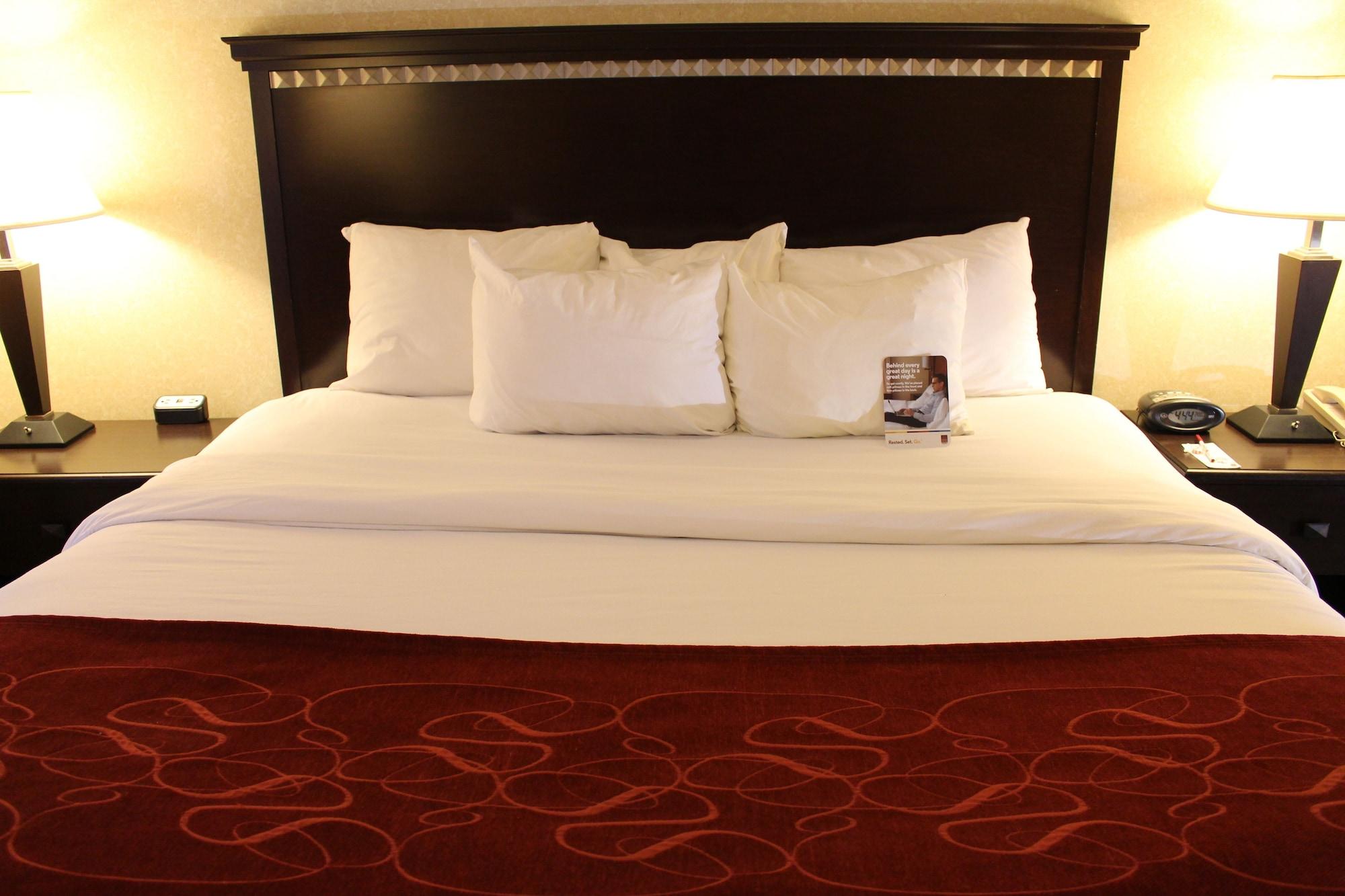 Comfort Suites Canton - Detroit Zewnętrze zdjęcie