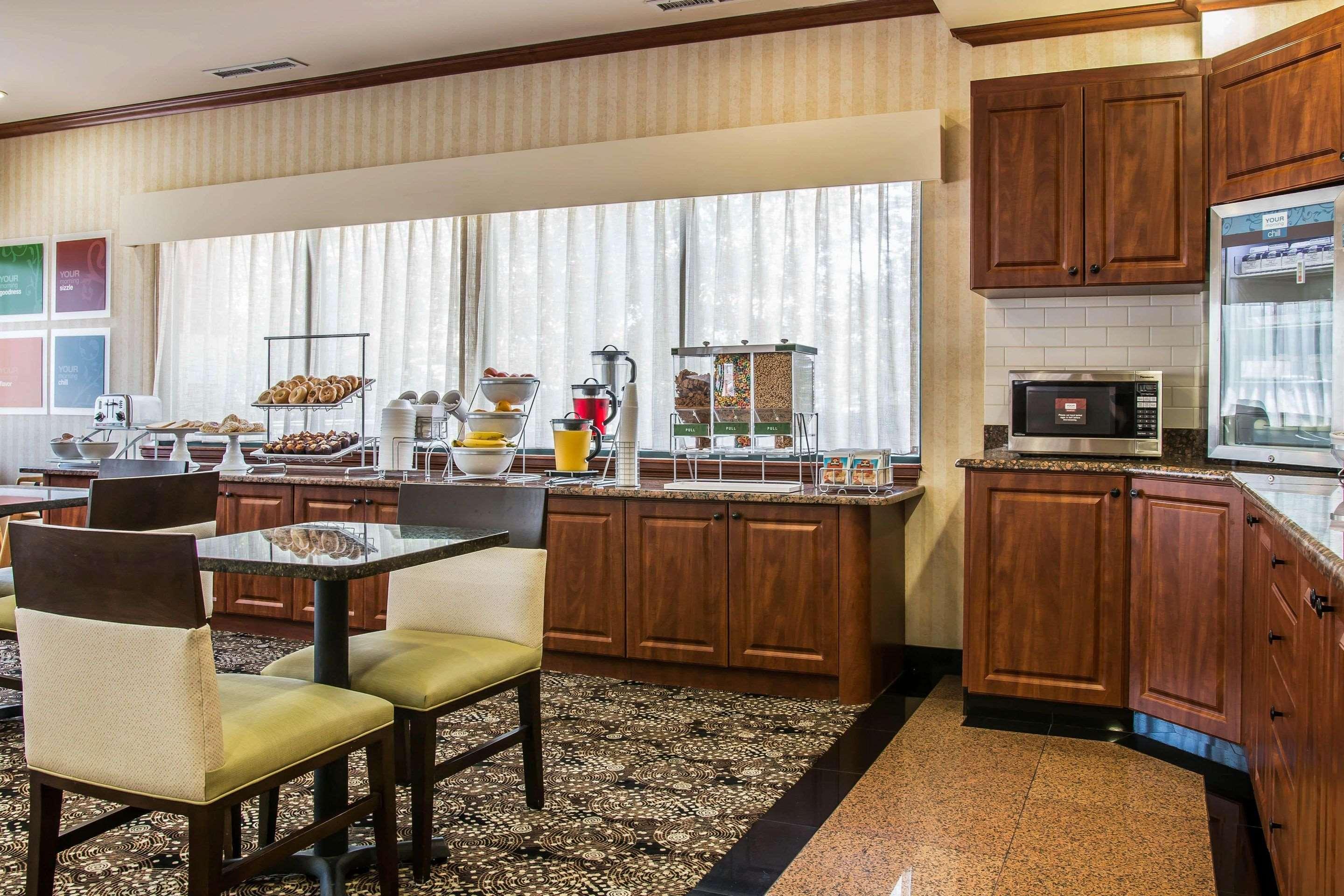 Comfort Suites Canton - Detroit Zewnętrze zdjęcie