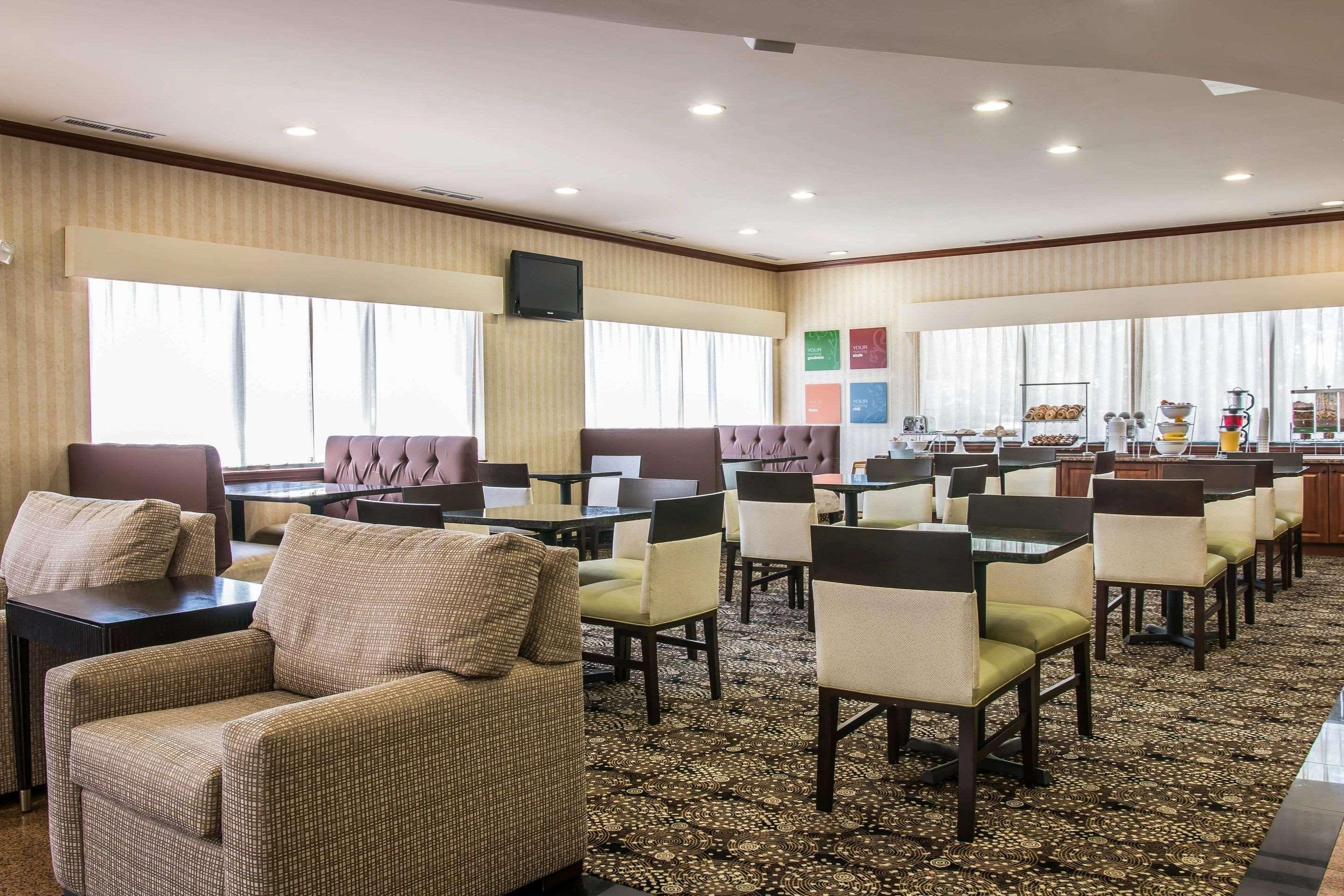 Comfort Suites Canton - Detroit Zewnętrze zdjęcie