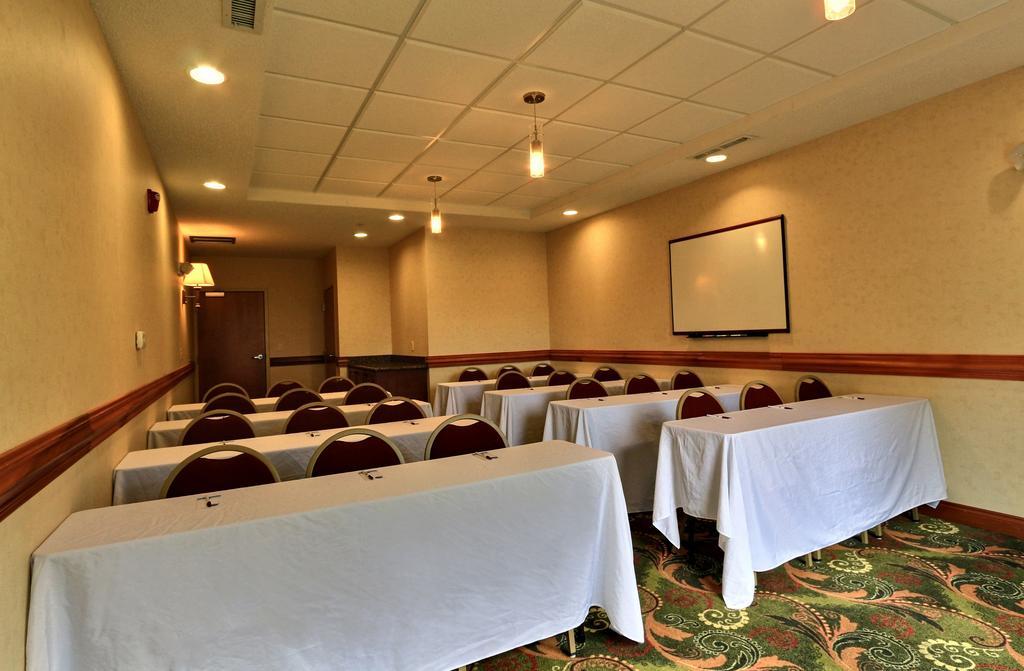 Comfort Suites Canton - Detroit Zewnętrze zdjęcie