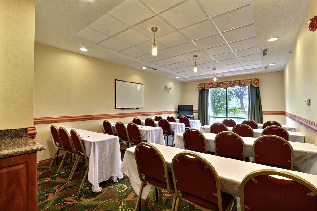 Comfort Suites Canton - Detroit Zewnętrze zdjęcie