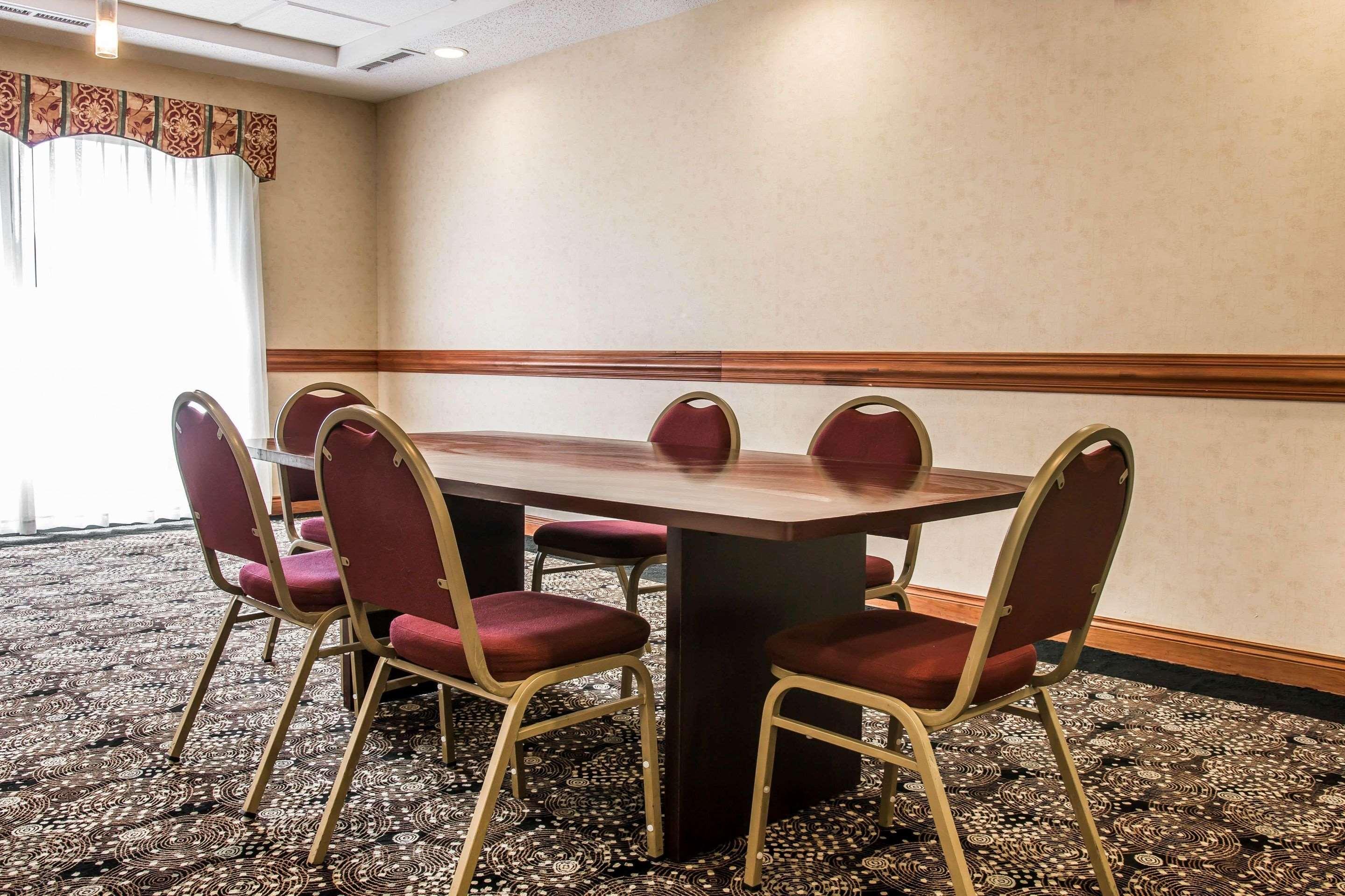 Comfort Suites Canton - Detroit Zewnętrze zdjęcie