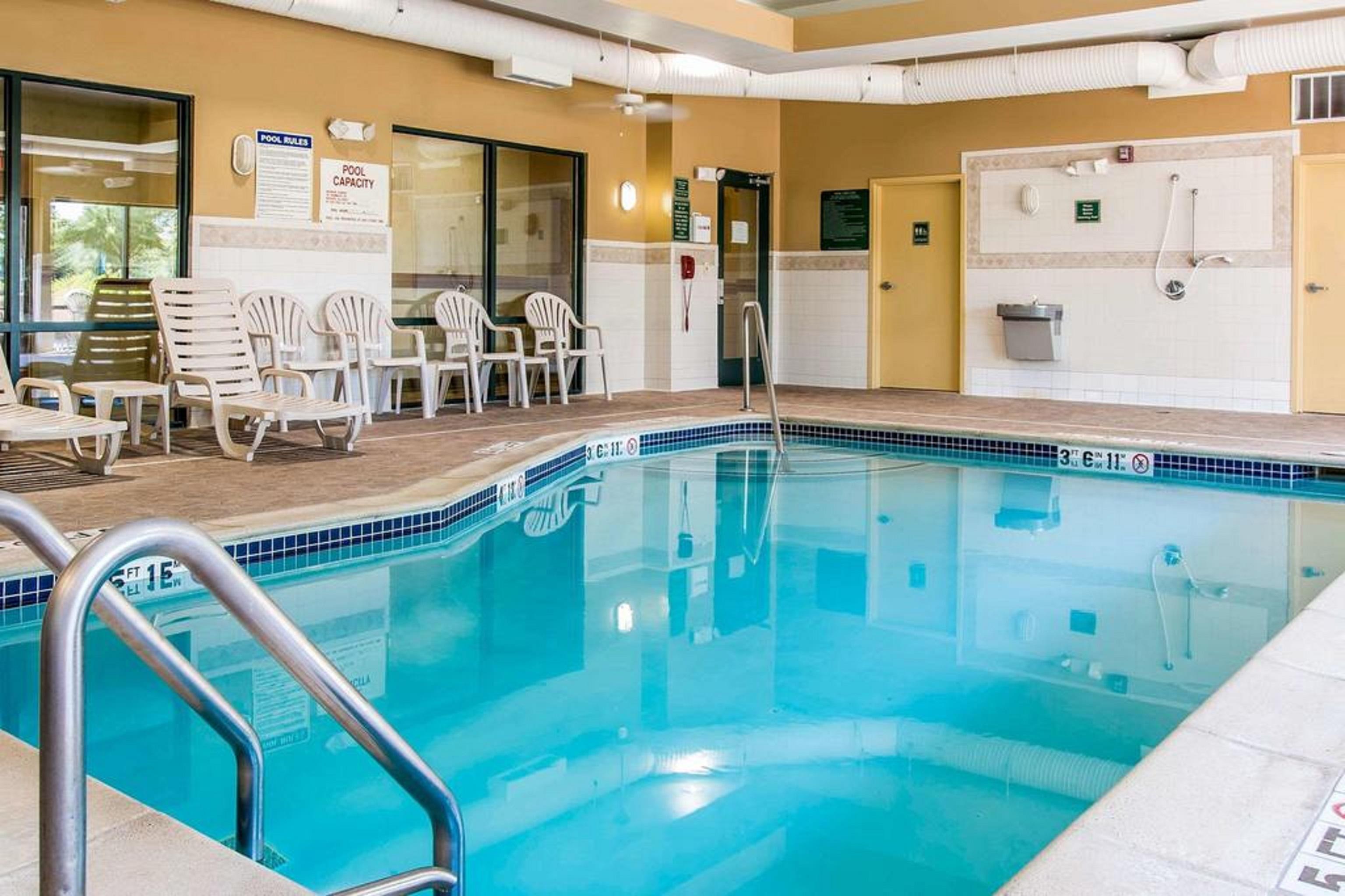 Comfort Suites Canton - Detroit Zewnętrze zdjęcie