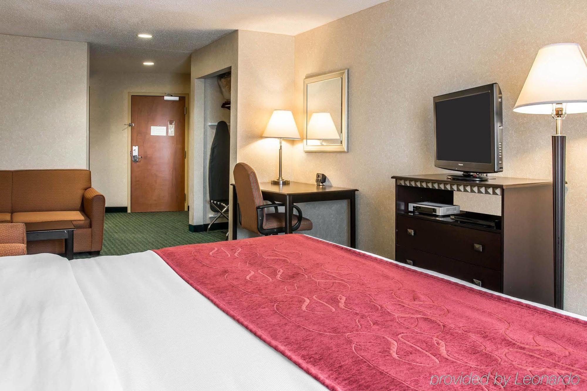 Comfort Suites Canton - Detroit Zewnętrze zdjęcie