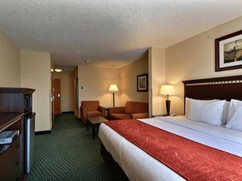 Comfort Suites Canton - Detroit Zewnętrze zdjęcie
