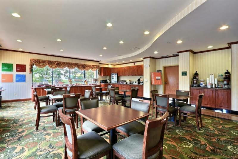 Comfort Suites Canton - Detroit Zewnętrze zdjęcie
