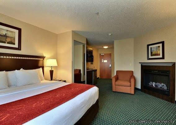 Comfort Suites Canton - Detroit Zewnętrze zdjęcie