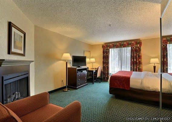 Comfort Suites Canton - Detroit Zewnętrze zdjęcie